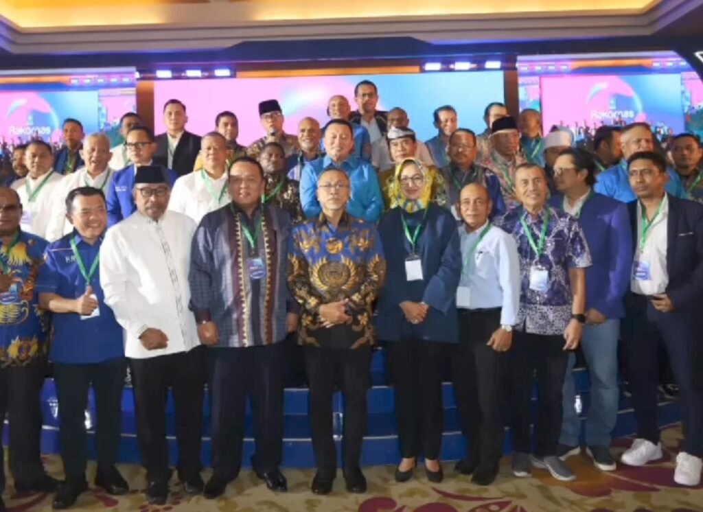 Akui Dukung Kiprah Perempuan Dalam Politik Saat Rakornas PAN, Zulhas Puji Airin Saat Sambutan