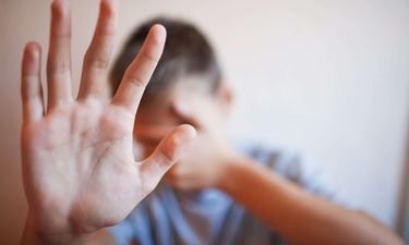 Heboh Video Pelecehan Anak Baju Biru oleh Ibu Kandung yang Masih Berusia 22 Tahun