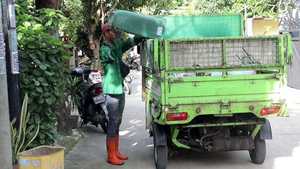 Libur Lebaran, Pemkot Tangsel: Warga Jangan Segan Melapor Jika Ada Sampah Menumpuk