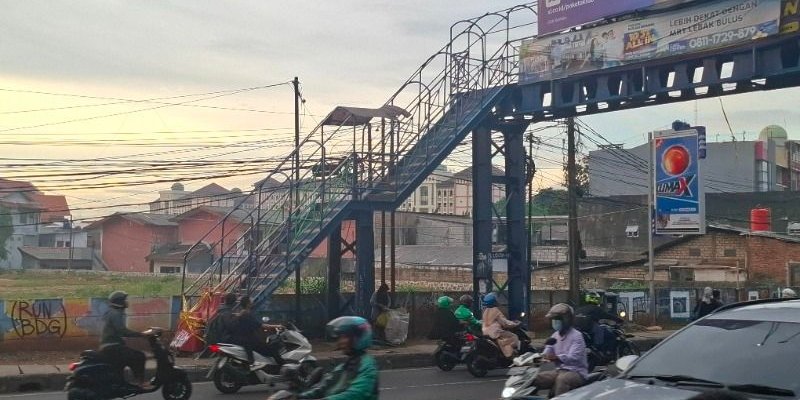 JPO Hantu UIN Jakarta Kapan Digeser?