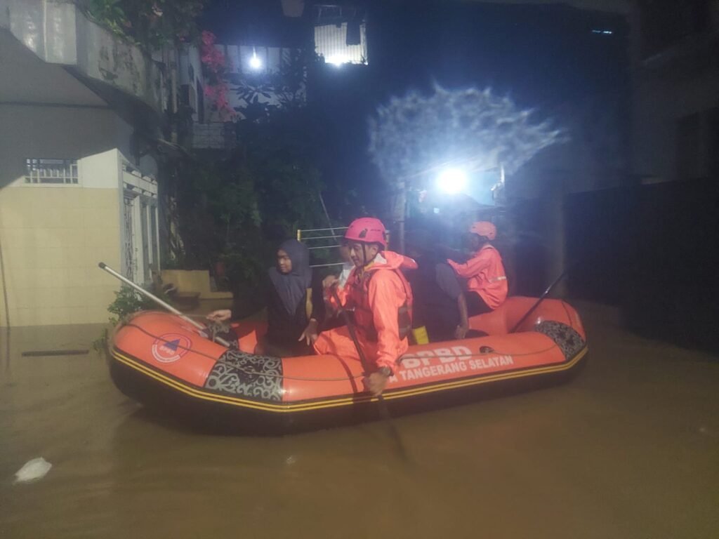 Tangsel Hujan Deras: Sebabkan 23 Titik Banjir, Salah Satu Daerah Longsor, Ribuan Warga Terdampak