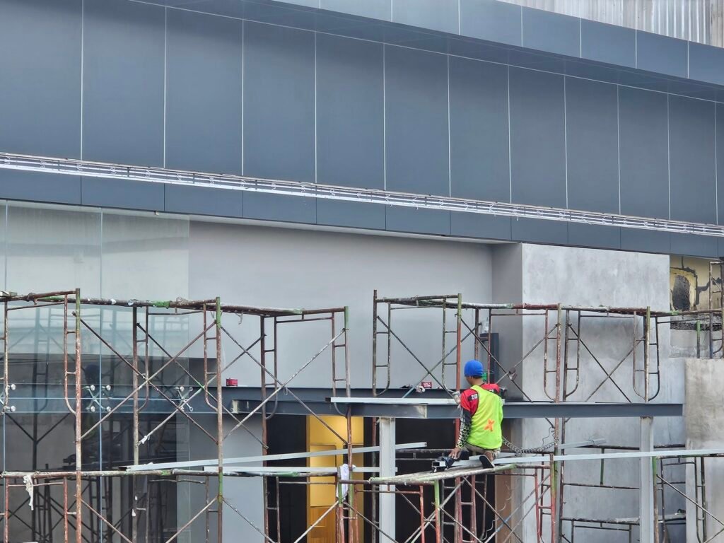 Diduga Tak Berizin, Pembangunan Gudang Mobil Listrik BYD di Tangsel Ditolak Warga Cipayung 2