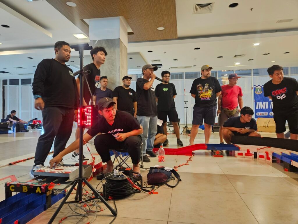 Serpong Jadi Saksi Ketatnya Adu Cepat Kejurprov Mini 4WD Banten