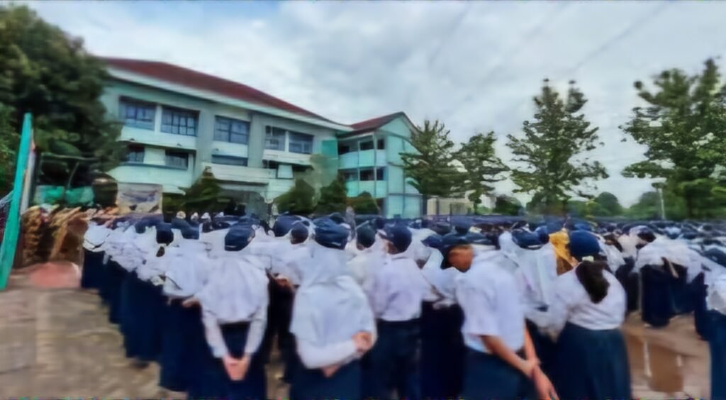 SMP di Tangsel Pungut Biaya Seragam, Pihak Sekolah Berdalih Tak Diwajibkan Kok