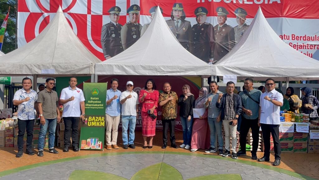 Sambut HUT Kejaksaan, Kejari Tangsel Gelar Bazar, Donor Darah, hingga Cek Kesehatan Gratis 4
