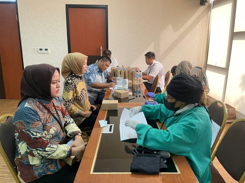 Sambut HUT Kejaksaan, Kejari Tangsel Gelar Bazar, Donor Darah, hingga Cek Kesehatan Gratis 3