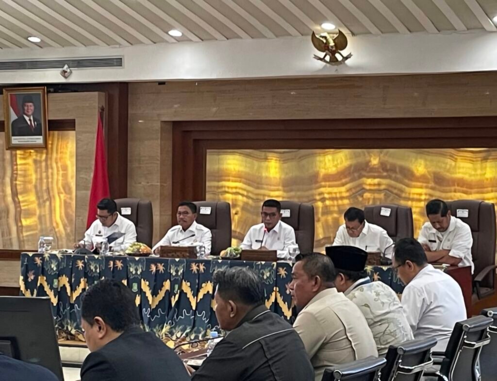 Gubernur Andra Soni Soroti Banyaknya Gangguan di Kawasan Keselamatan Bandara Soekarno-Hatta