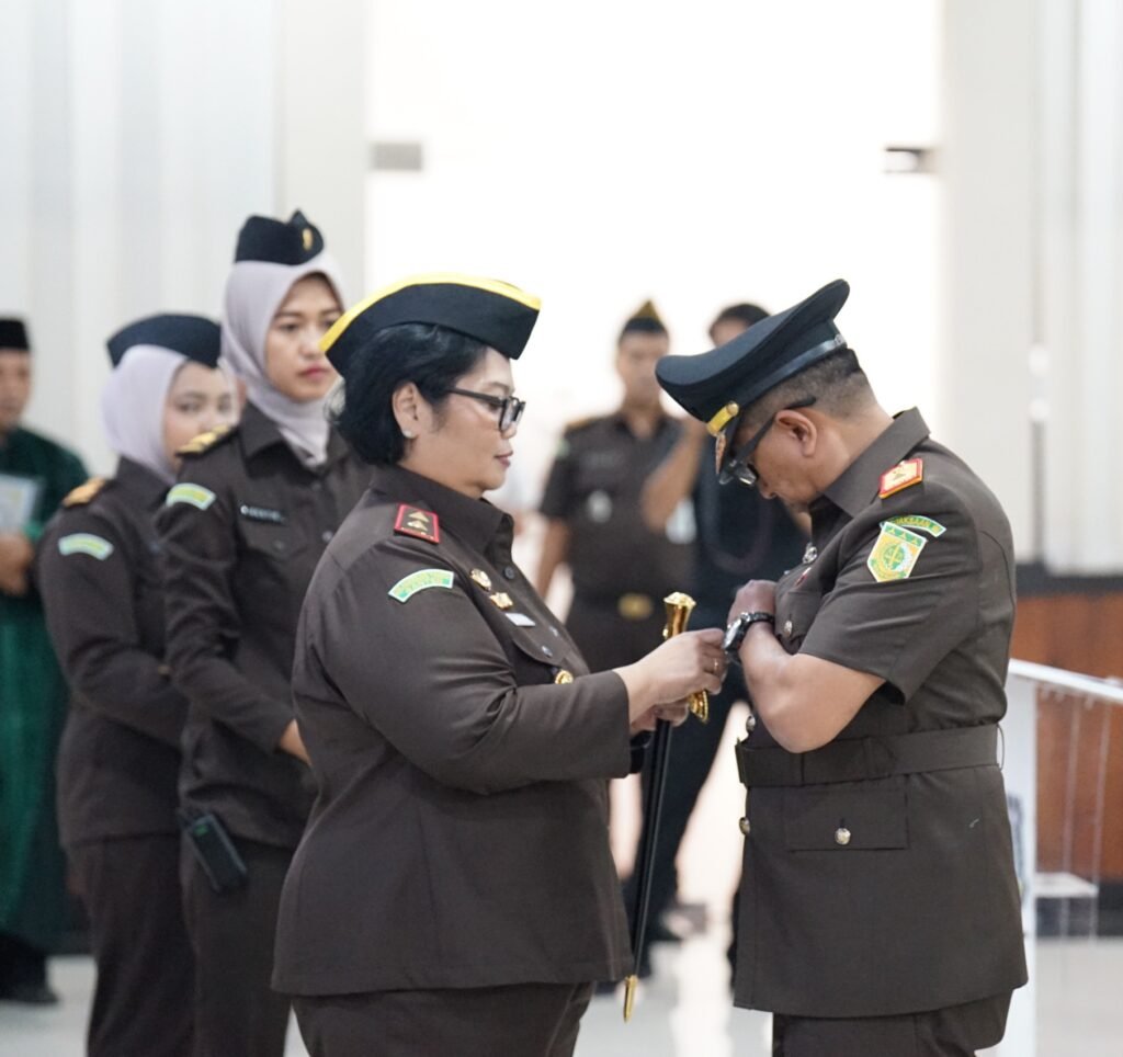 Bernadeta Maria Erna Lantik Pejabat Eselon II dan III di Lingkungan Kejati Banten