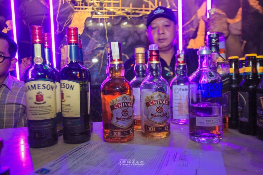 Ngeri! Gelar Razia, Satpol PP Tangsel Temukan Kondom di Hiburan Malam Famous<br> 1