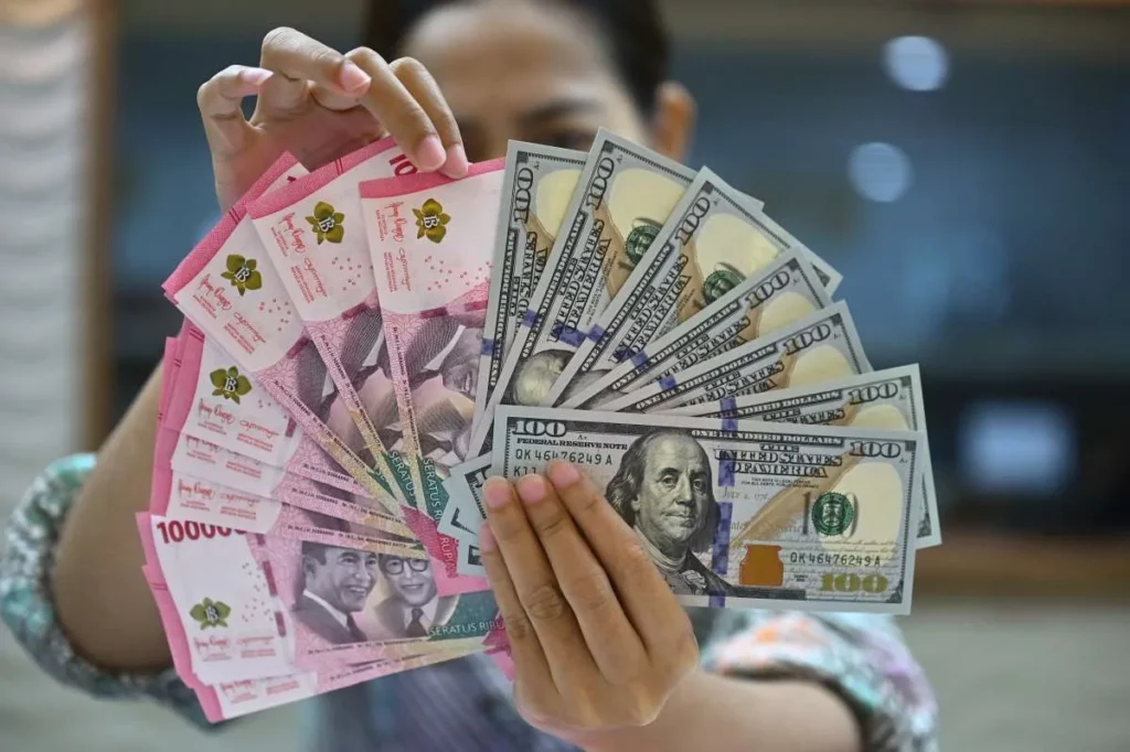 Kondisi Trance Pasar Valas: Dolar Tertahan, Won dan Rupiah Pimpin Penguatan Asia