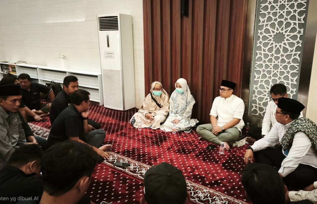 Puluhan Jurnalis Gelar Doa Bersama untuk 5 Wartawan Hilang Kontak Saat Liputan Anak Krakatau