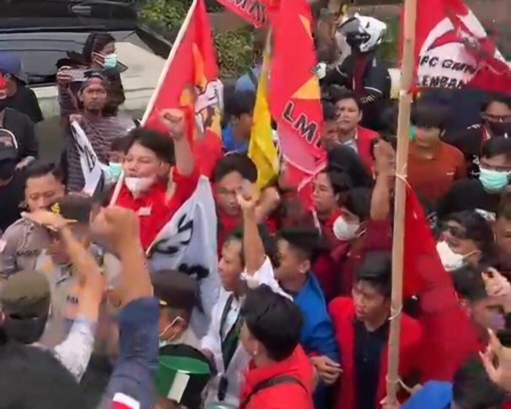 Desak Copot Kapolda Sumsel! LMND Tangsel Kecam Keras Dugaan Pemukulan Aksi Mahasiswa di Palembang